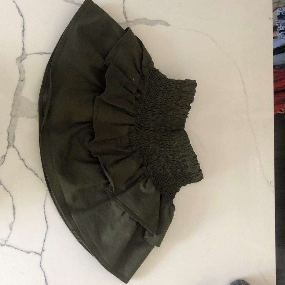Adorable ruffle skort Everest green Miami boutique